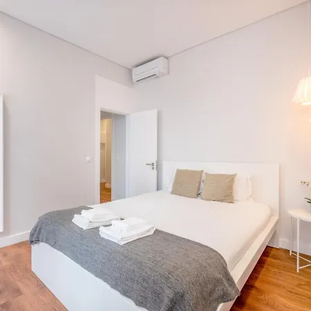 Apartamento Guestready - Lemon House With Private Garden Lisboa