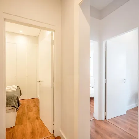 Daire Guestready - Lemon House With Private Garden