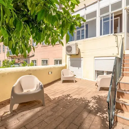 Apartmán Guestready - Lemon House With Private Garden *