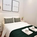 Lemon House With Private Garden Lisbon