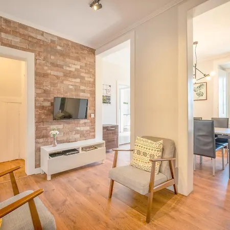 Апартаменти Guestready - Lemon House With Private Garden *