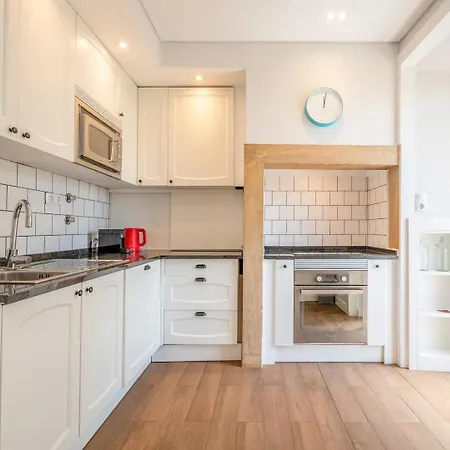 Lägenhet Guestready - Lemon House With Private Garden Lisboa